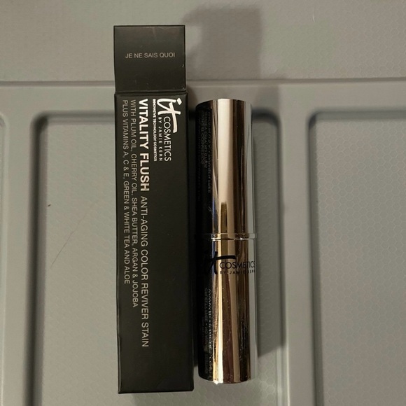 It Cosmetics Vitality Flush Anti-Aging Color Reviver Stain - Picture 1 of 4